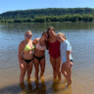 Meet your Posher, Kayla